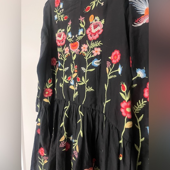 SOLD❣️ Zara Woman Black Dress with Colorful Floral Embroidery 🤩 - Picture 4 of 5